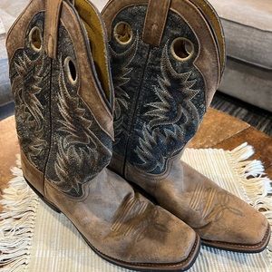 LAREDO Mens NICE cowboy boots!